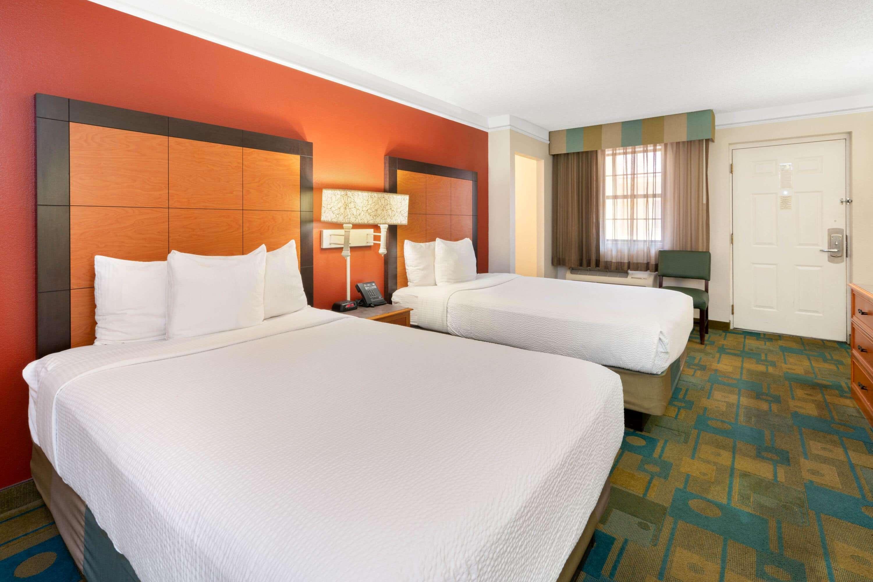 La Quinta Inn By Wyndham Phoenix Sky Harbor Airport Tempe Exterior foto