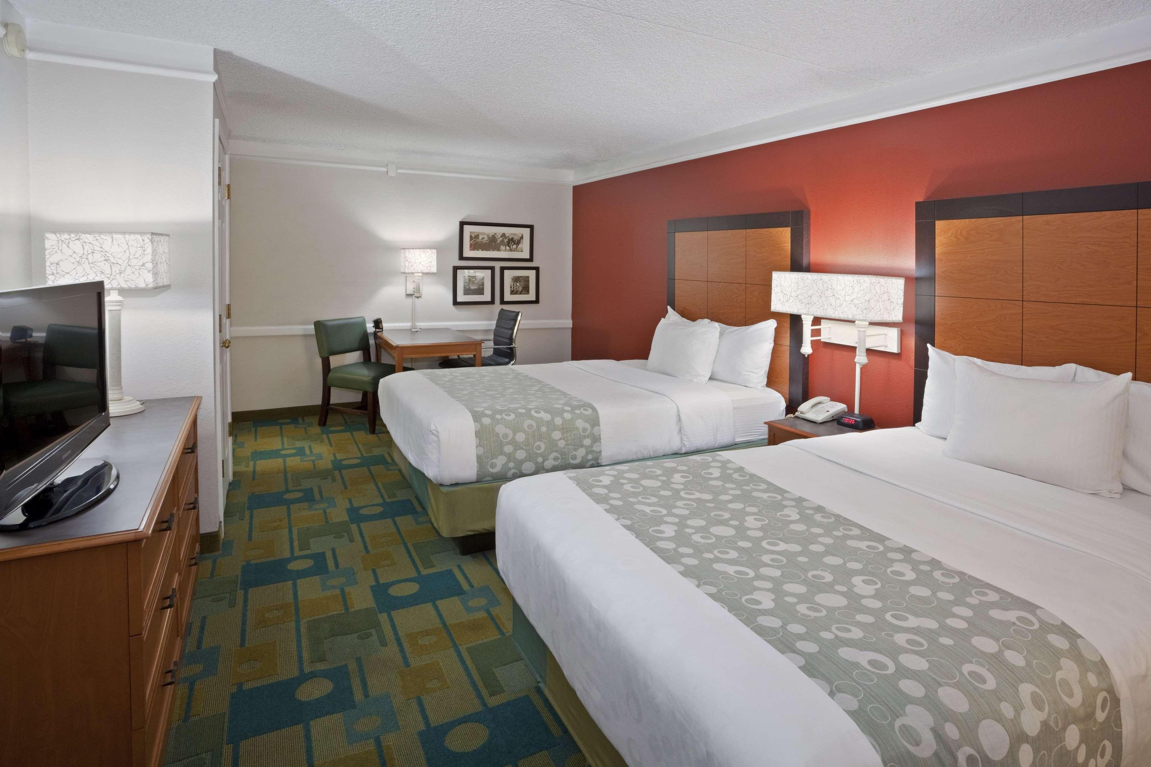 La Quinta Inn By Wyndham Phoenix Sky Harbor Airport Tempe Exterior foto