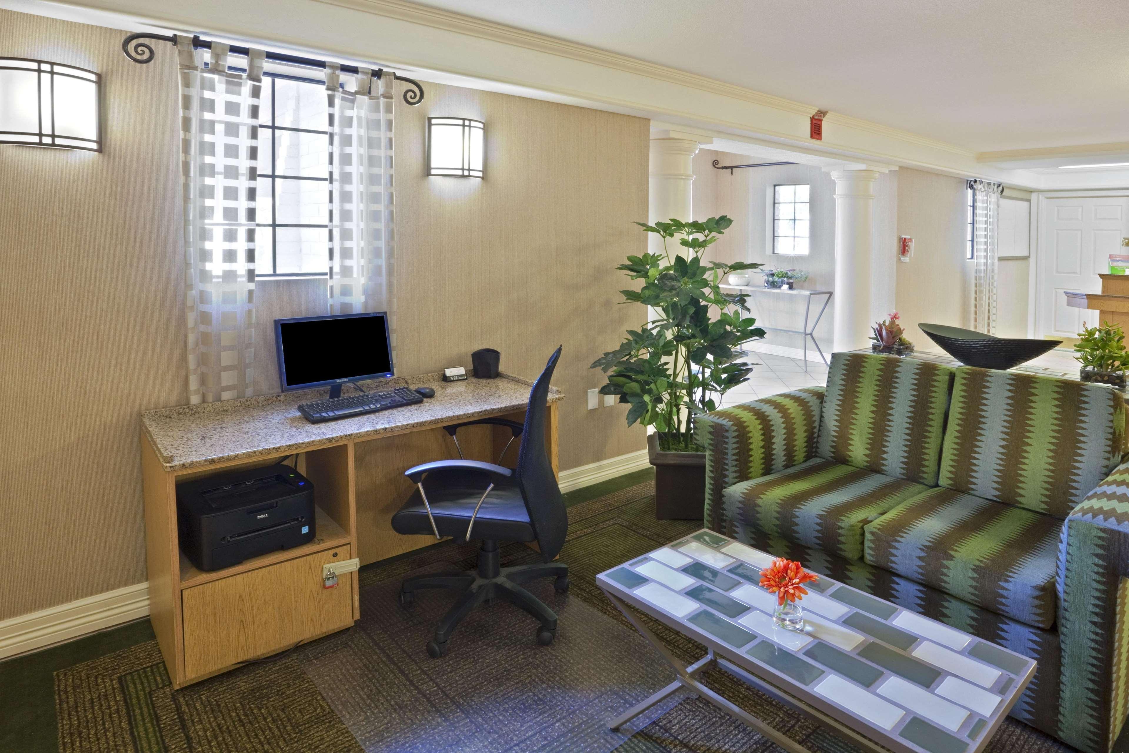 La Quinta Inn By Wyndham Phoenix Sky Harbor Airport Tempe Exterior foto