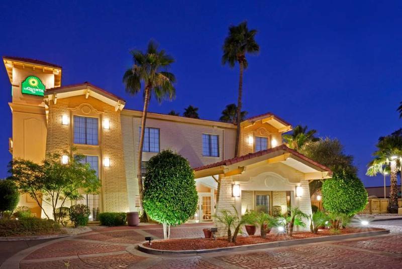 La Quinta Inn By Wyndham Phoenix Sky Harbor Airport Tempe Exterior foto