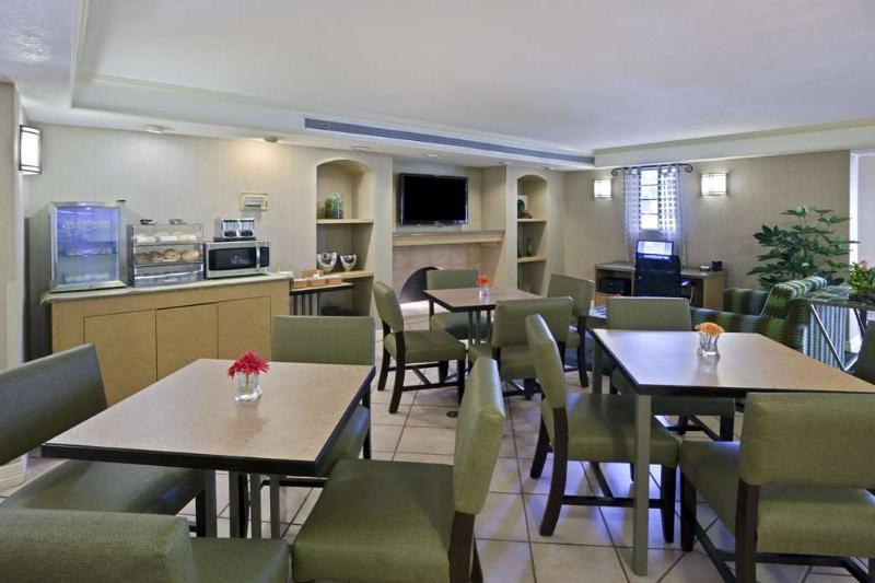 La Quinta Inn By Wyndham Phoenix Sky Harbor Airport Tempe Exterior foto